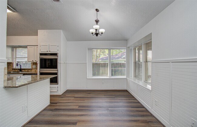 Building Photo - 5010 Village Springs Dr