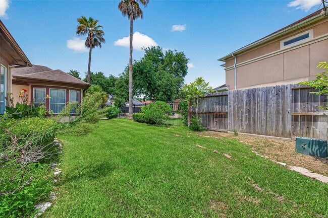 Building Photo - 5303 Fenwick Way Ct