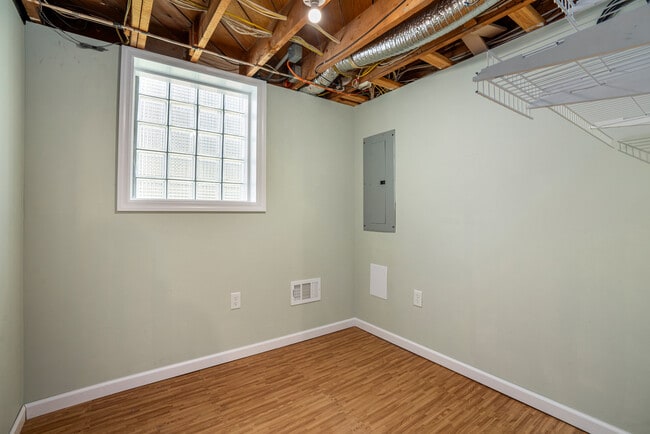 Building Photo - 5116 Cherryvale Dr