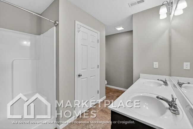 Building Photo - 1129 Cloud View Dr