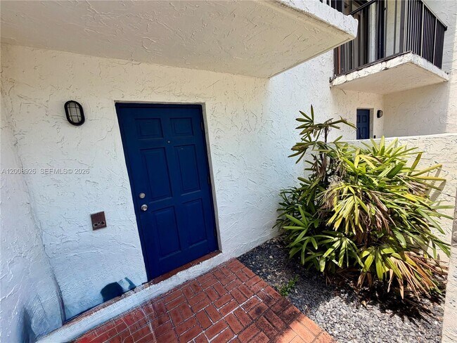 Building Photo - 3225 Bird Ave