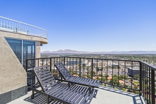 Building Photo - 3111 Bel Air Dr