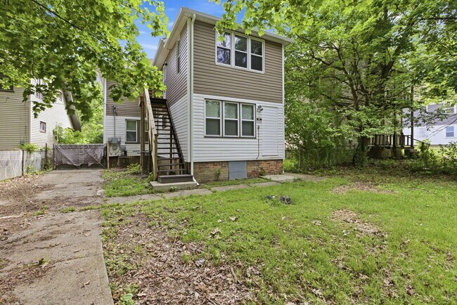 Building Photo - 1768 Wayside Rd