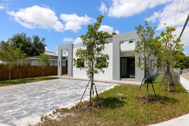 Building Photo - 6852 NW 4th Ave