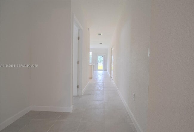 Building Photo - 2972 SE 23rd Ave