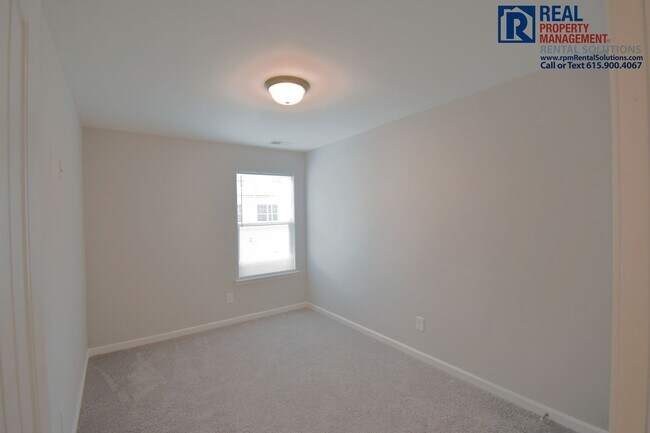 Building Photo - BRAND NEW 3BD/2.5BA townhome in LaVergne!