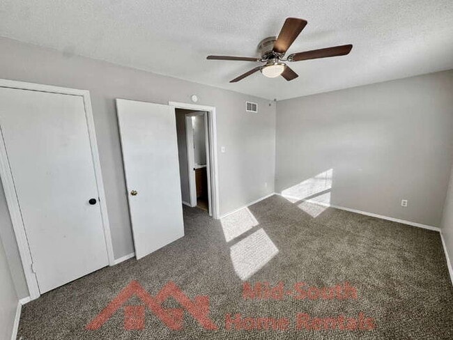 Building Photo - 1742 E Holmes Rd