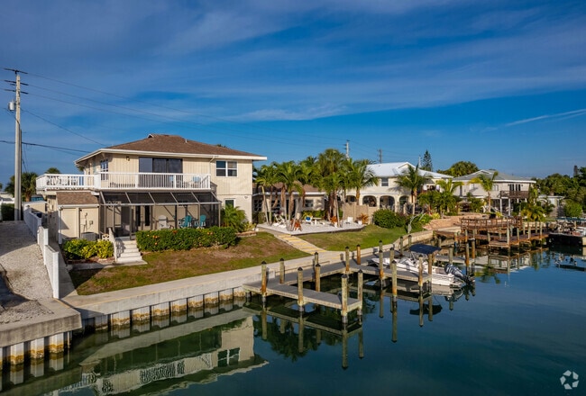 Building Photo - Gulf To Bay Club at Casey Key