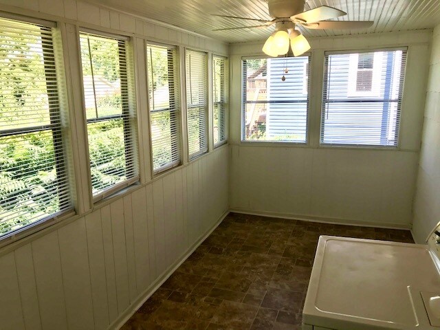 Building Photo - 306 Oakridge Blvd