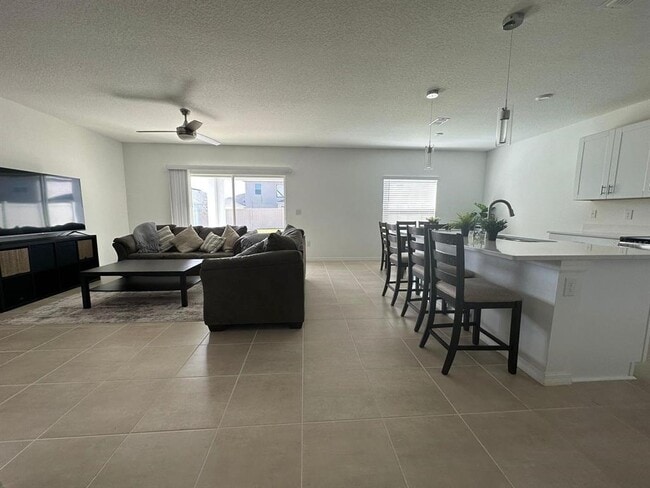 Building Photo - 5656 Costa Blanca Wy