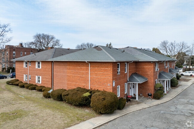 Building Photo - 60 Hendrickson Ave