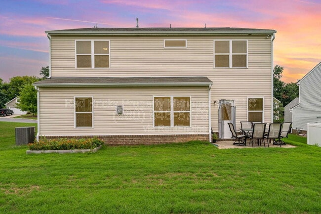 Building Photo - 493 Twelve Oaks Ln