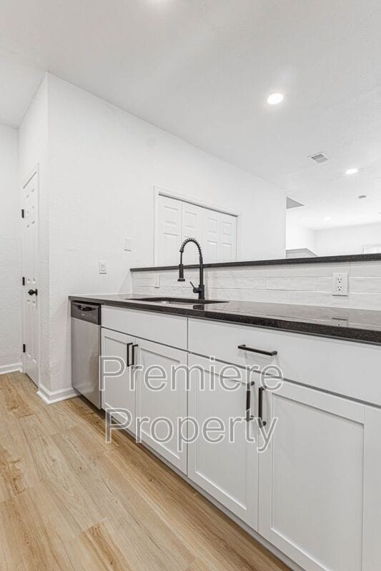 Building Photo - 17324 E Susquehanna Dr