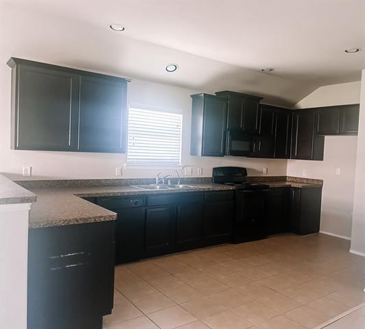 Building Photo - 704 Westgate Ct