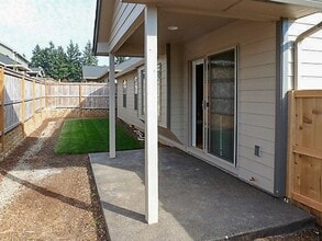 Building Photo - 2507 Locksley Ave SE