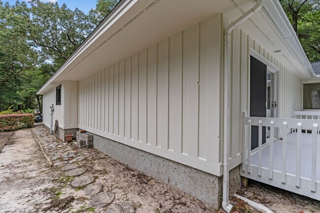 Building Photo - 3303 Marsh View Dr
