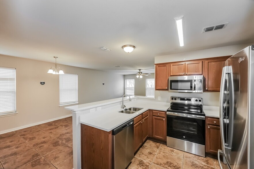 Building Photo - 1307 Luna Linda Dr