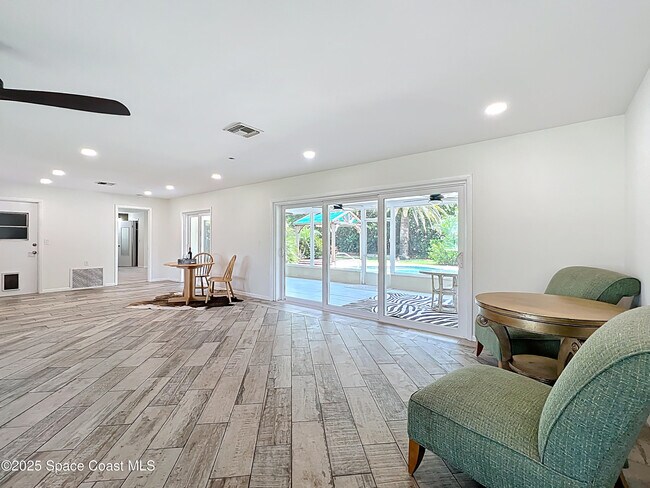 Building Photo - 201 Woody Cir