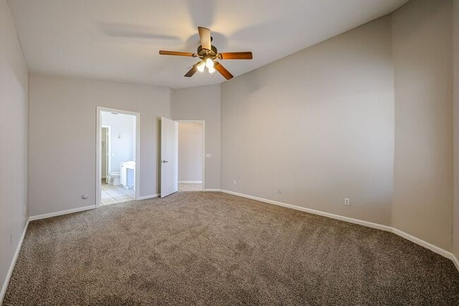 Building Photo - 3 Bed, 2 bath single level home in great C...