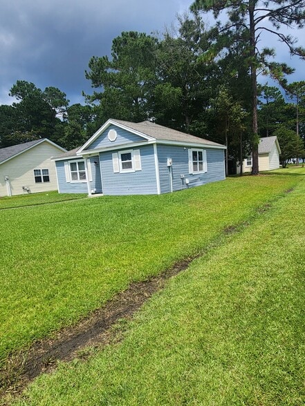 Primary Photo - 6662 Wisteria Dr