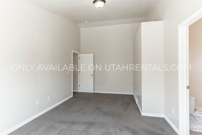 Building Photo - 12461 S Mayan St