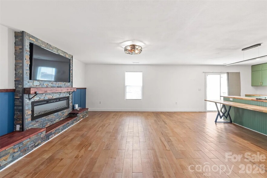 Building Photo - 1232 Phifer Rd
