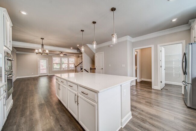 Building Photo - 1363 Harris Way S