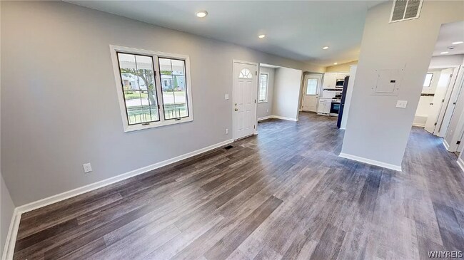 Building Photo - 222 Dupont Ave