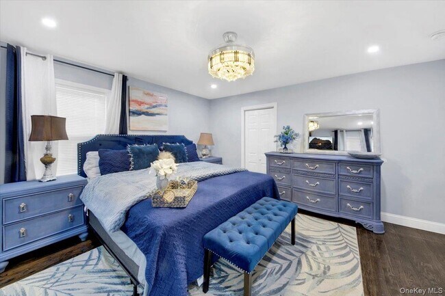 Building Photo - 75 W Kingsbridge Rd