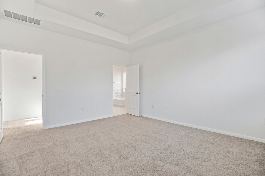 Building Photo - 5552 Bellissima Way