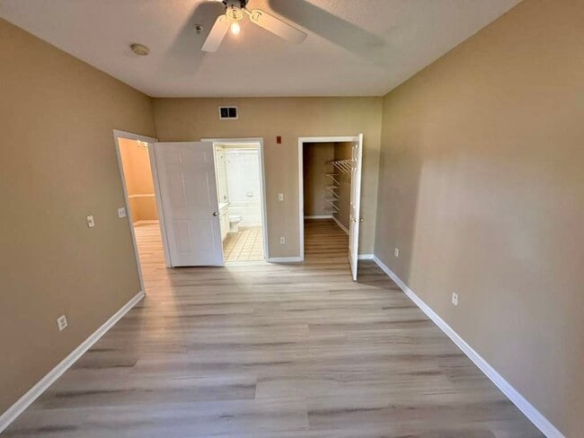 Building Photo - 14226 Fredricksburg Dr