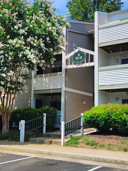 Building Photo - 600 Reusens Rd