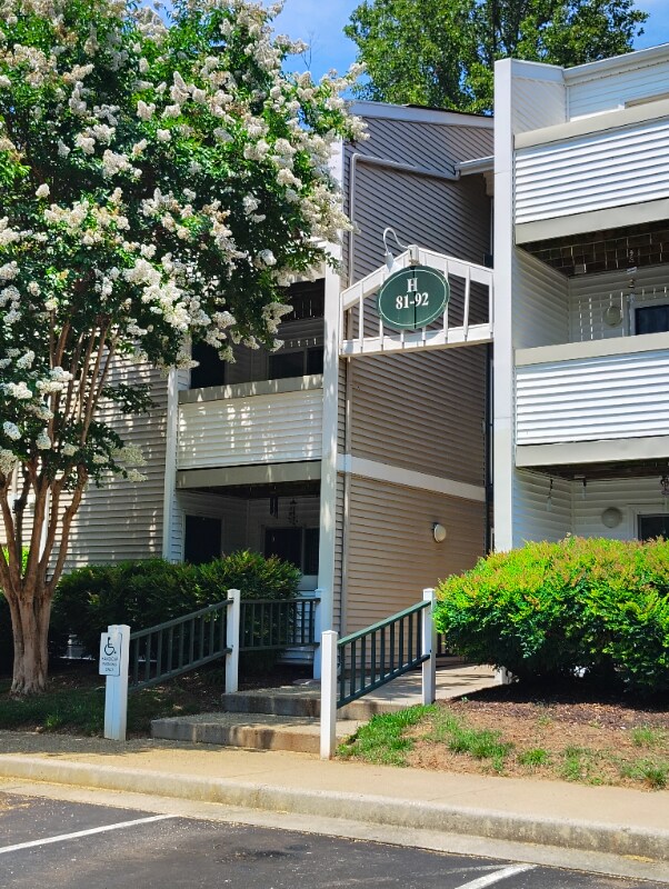 Building Photo - 600 Reusens Rd