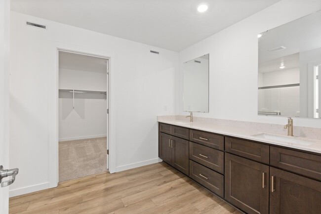Building Photo - 6658 W Aileron St