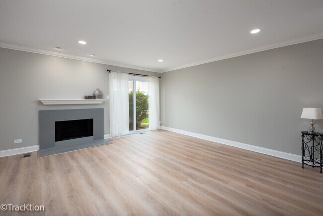 Building Photo - 1185 Leicester Ct
