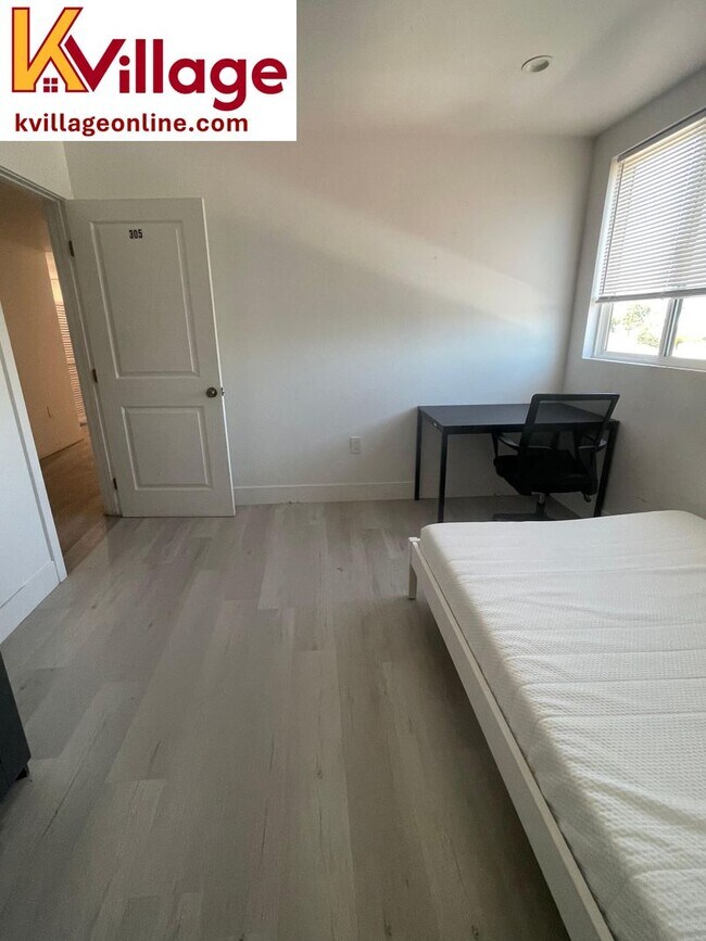 Building Photo - Affordable Bedroom and Bathroom near USC