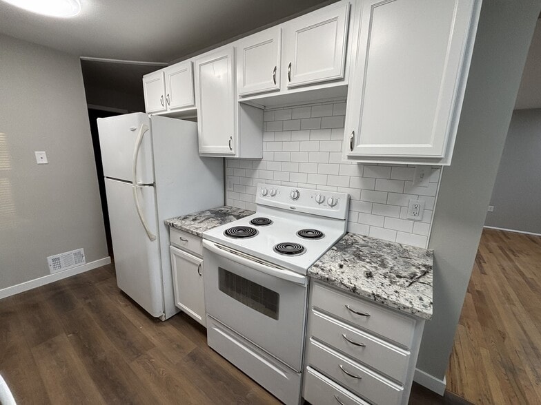 Building Photo - 69 Toponce Dr