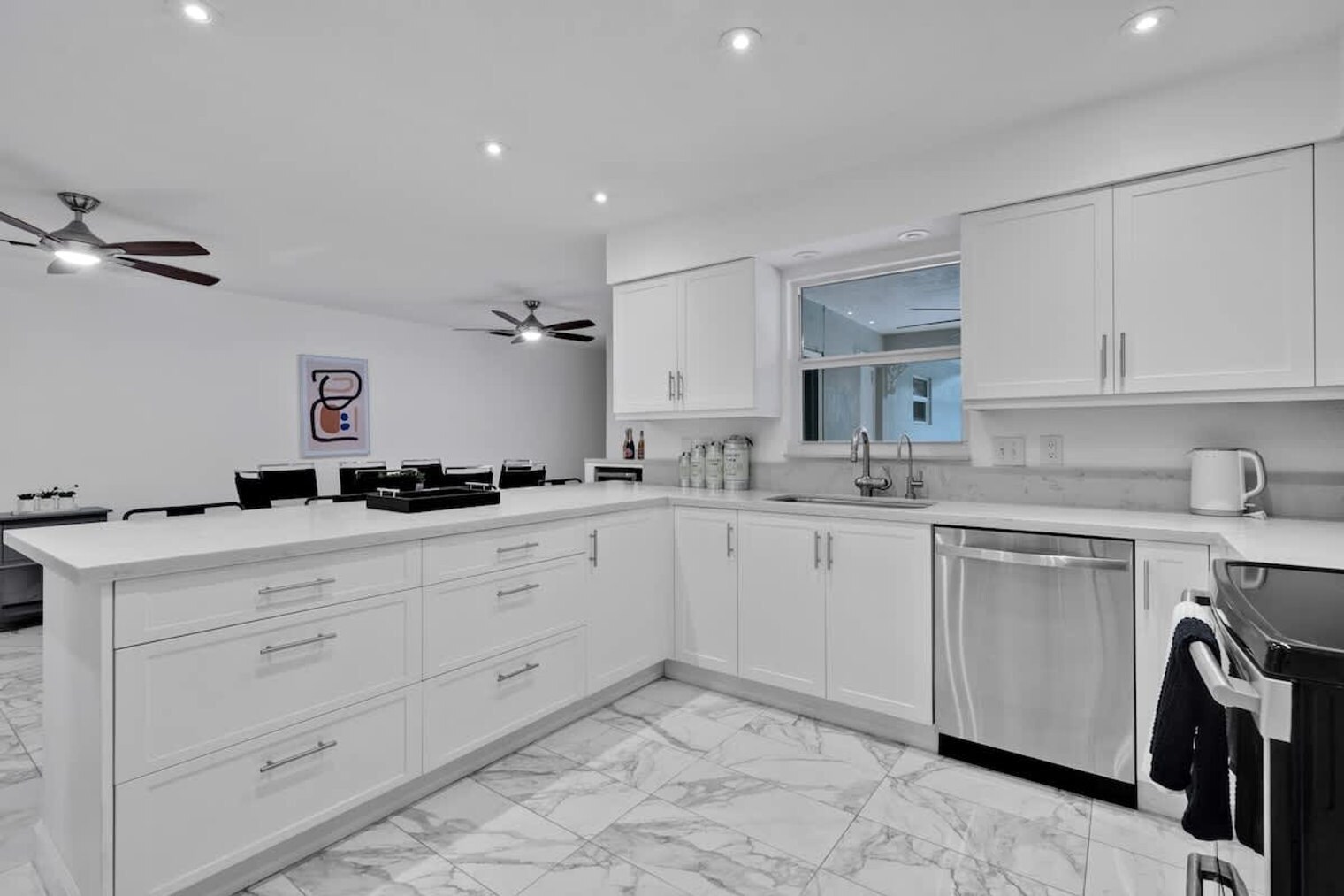 Building Photo - 2065 SW 28th Terrace