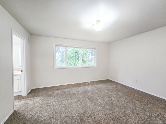 Building Photo - Updated 4BD Home in Gleneagle
