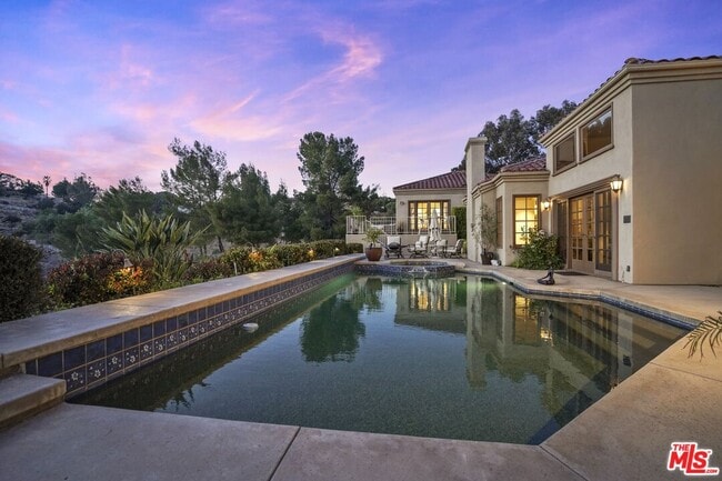 Building Photo - 19 Ranchero Rd