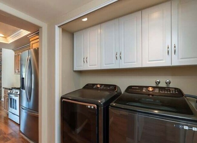 Building Photo - Pristine and Spacious 2-Bedroom in Escondido!