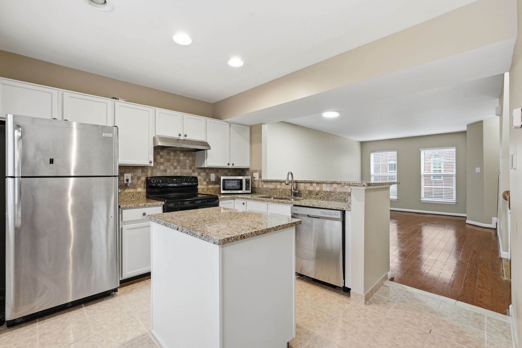 Building Photo - 8074 Sebon Dr