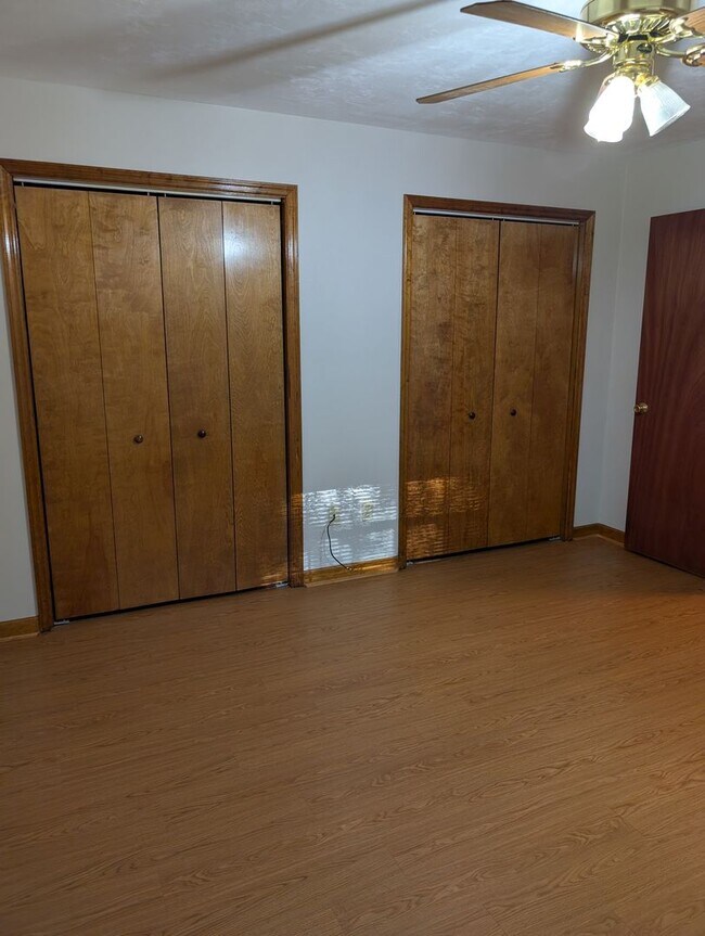 Building Photo - 8790-8793 Louvinia Way