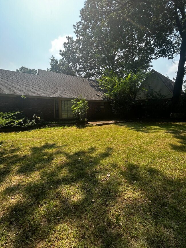 Building Photo - 500 Bedlington Dr