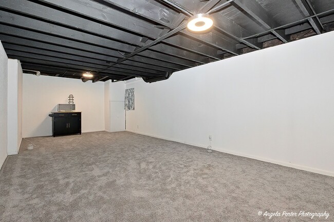 Building Photo - 638 Dordan Ct