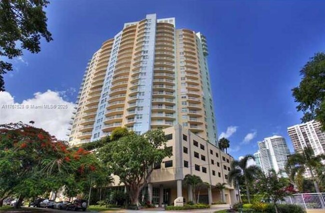 Primary Photo - 2475 Brickell Ave