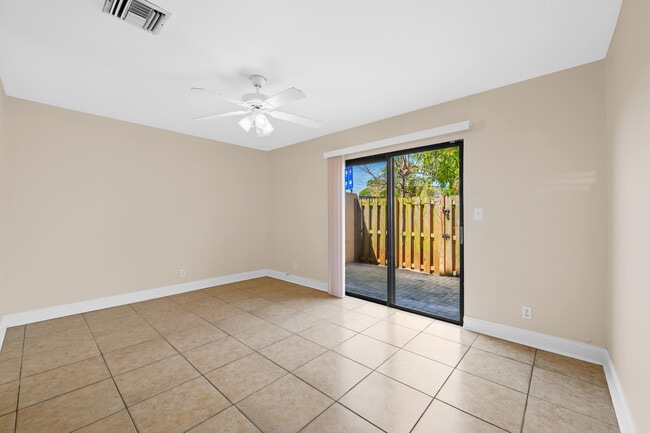 Building Photo - 3281 E Golf Blvd