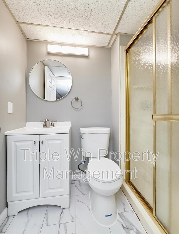 Building Photo - 1661 Rishon Hill Dr