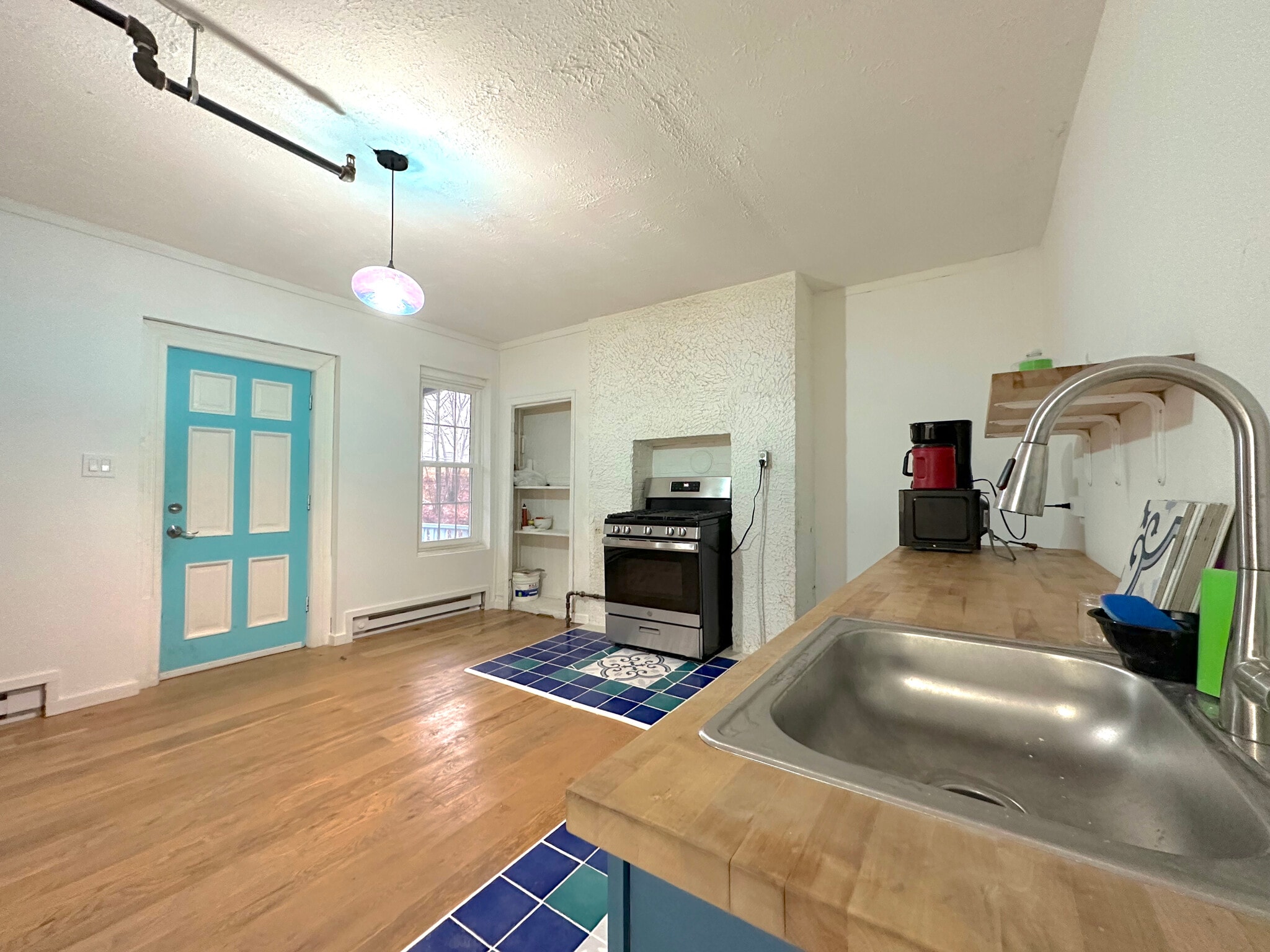 Building Photo - 58 Dubois St