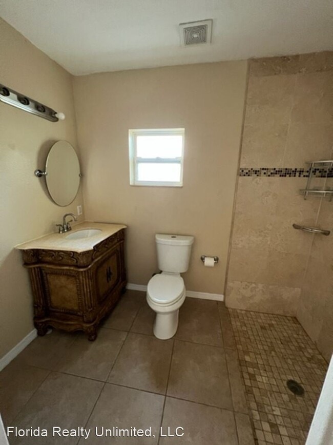 Building Photo - 3 br, 2 bath House - 4007 W Carmen Street